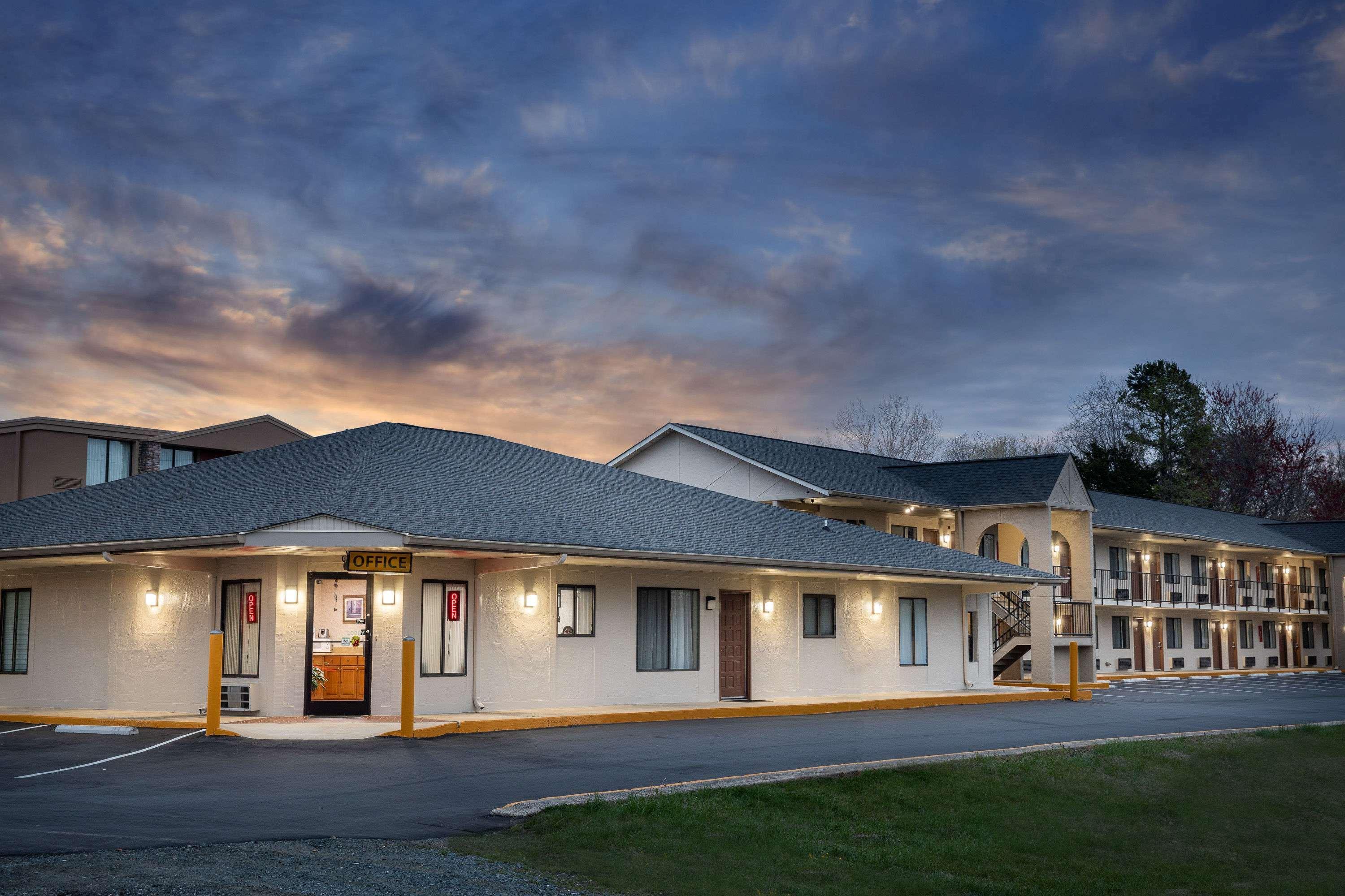 Super 8 By Wyndham Burlington Nc Motel Kültér fotó