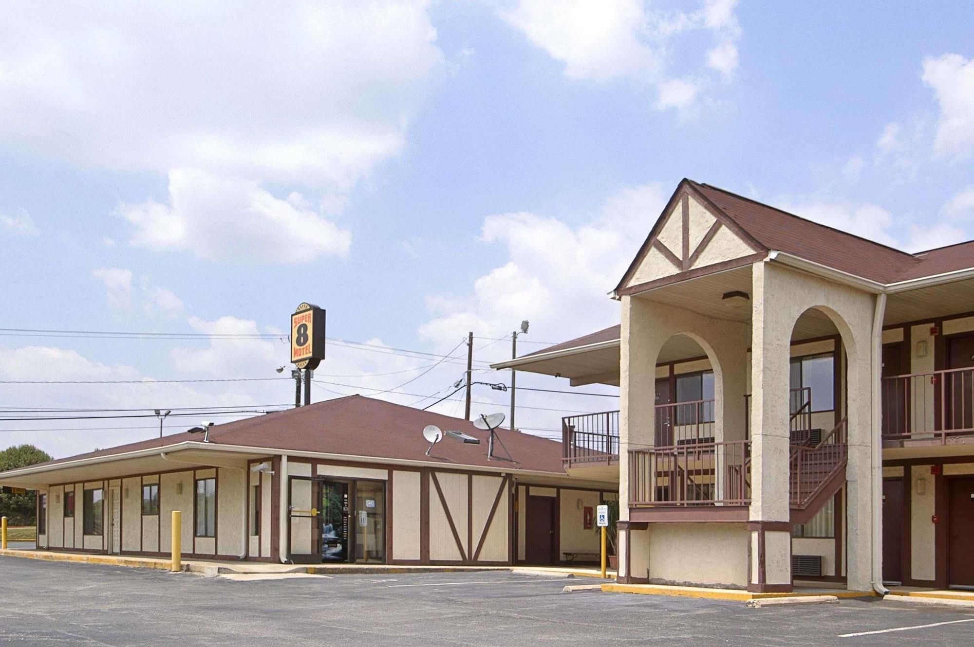 Super 8 By Wyndham Burlington Nc Motel Kültér fotó